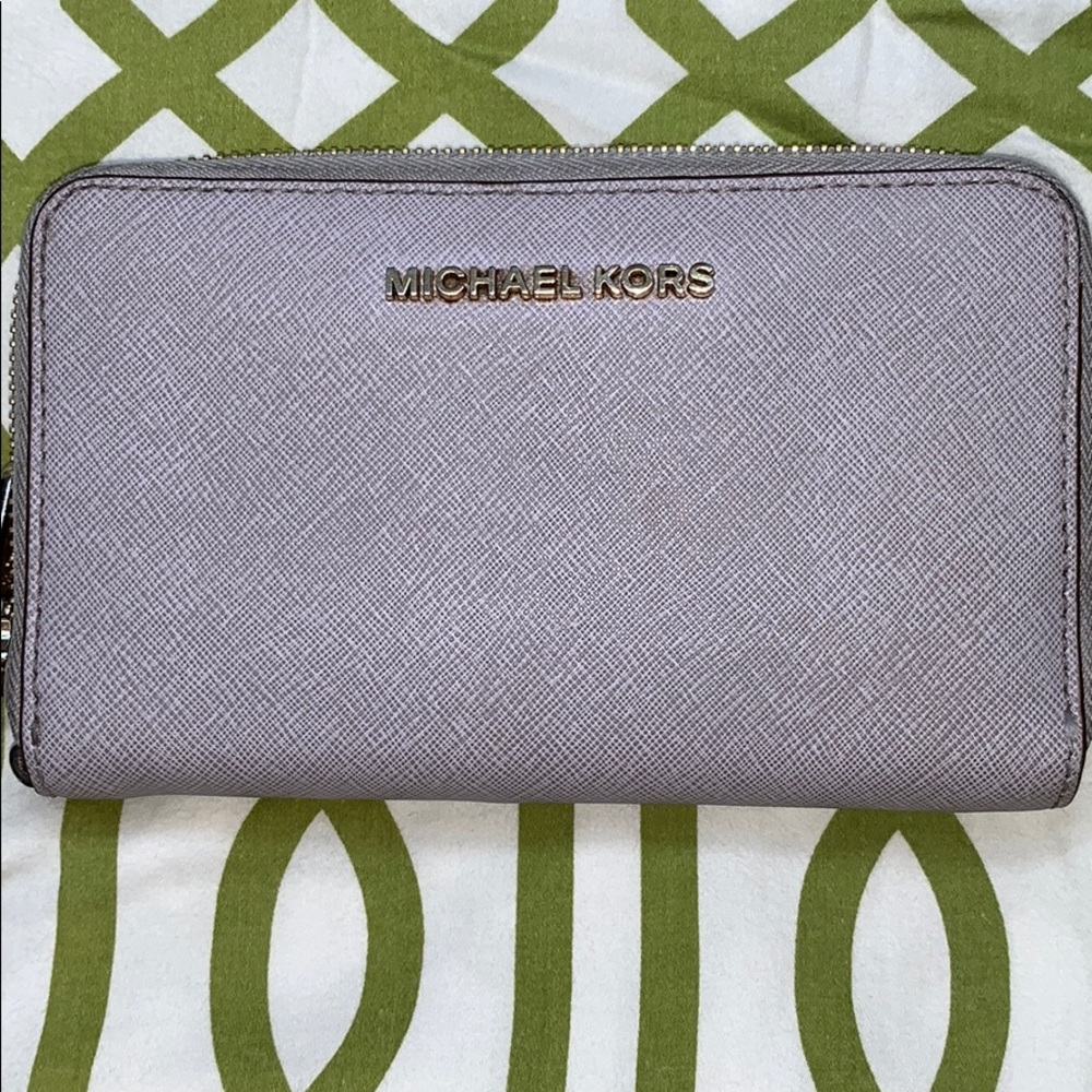 Michael Kors Wallet 💜
